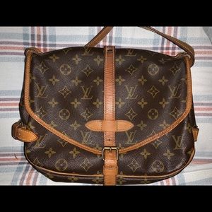 100% Authentic Louis Vuitton Samur 30